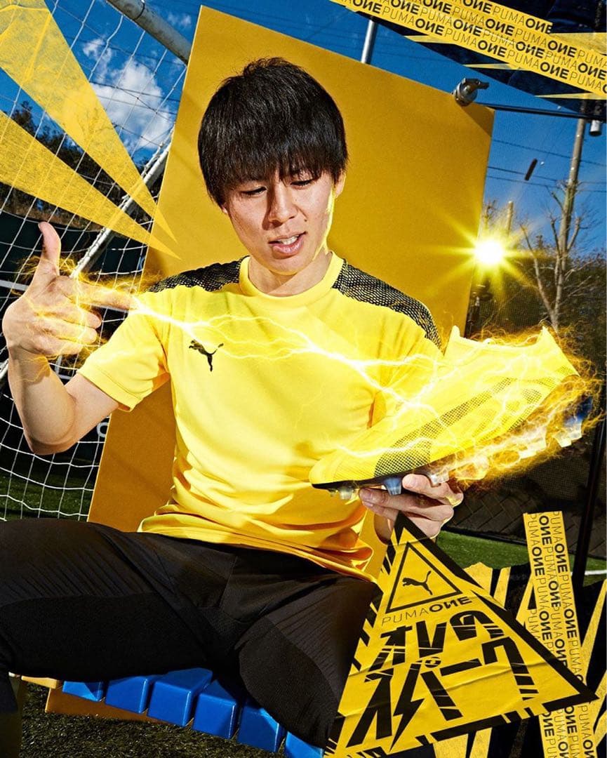 川崎フロンターレ　脇坂泰斗　実使用スパイク　サイン付