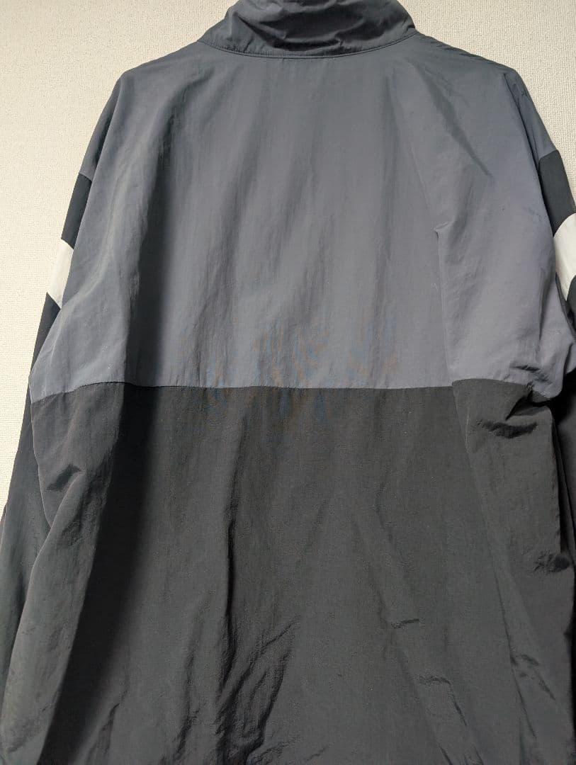 川崎フロンターレ　ウーブントップ　移動着