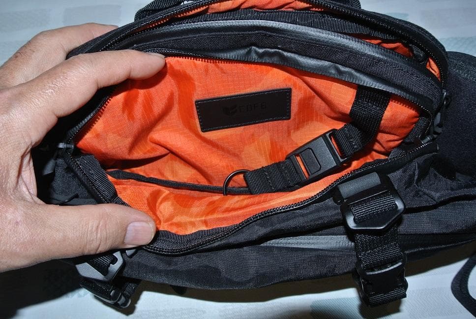 ほぼ新品！美品！ Code of Bell X-PODⅡ 高性能スリングバッグ！