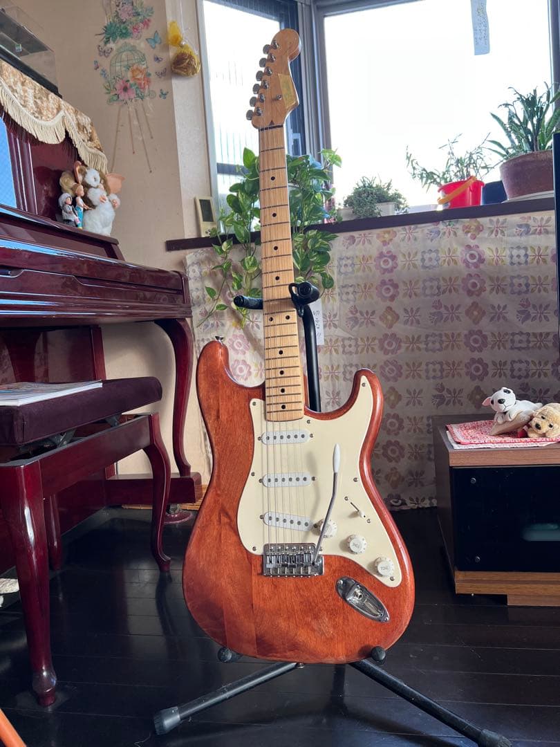 ストラトキャスター タイプ手作りエレキギター