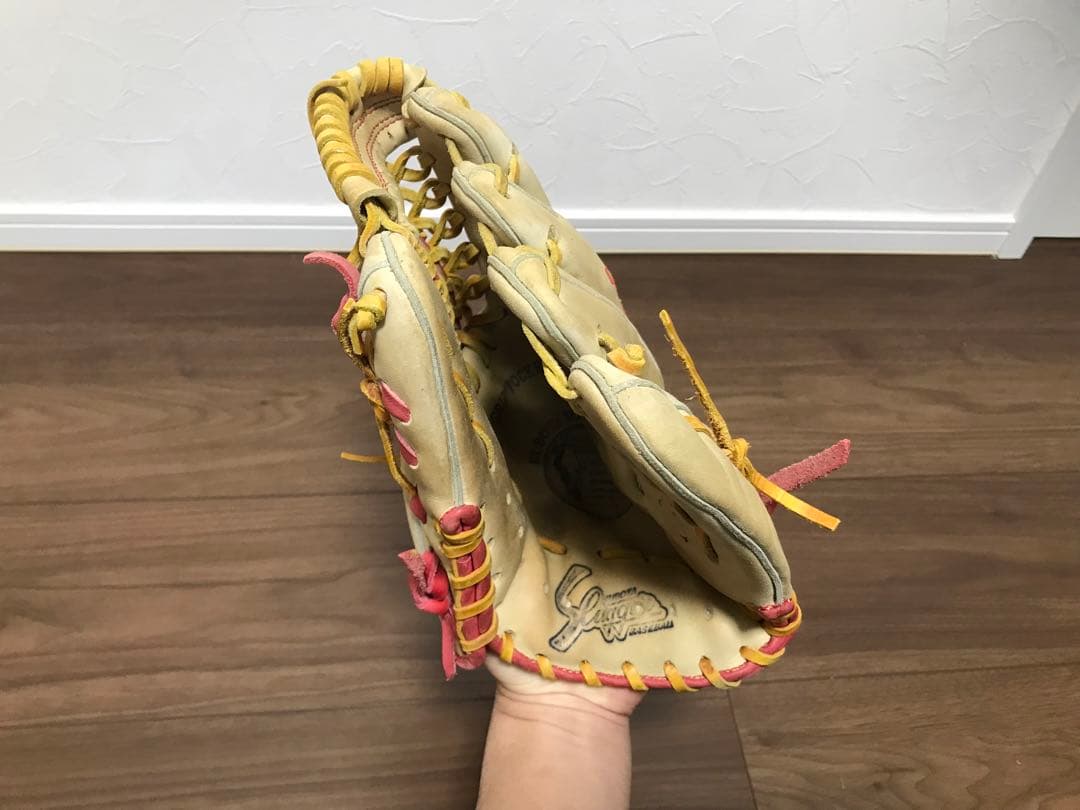軟式用グローブ（久保田スラッガー、鳥谷モデル、内野手用、トレンチ×レッド）