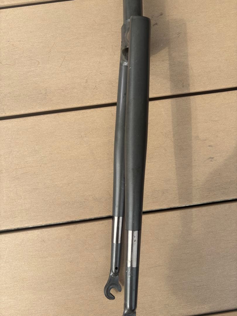 タイラントバイクス　レガシー　フロントフォーク