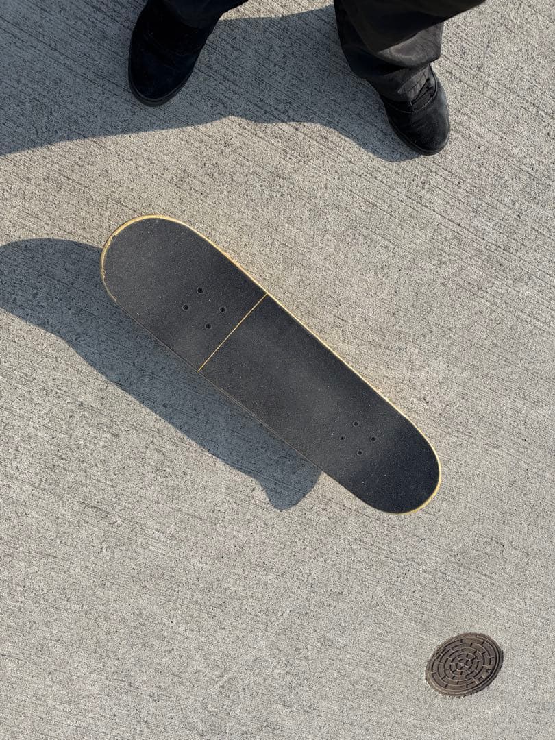 サイン入りスケートボード
