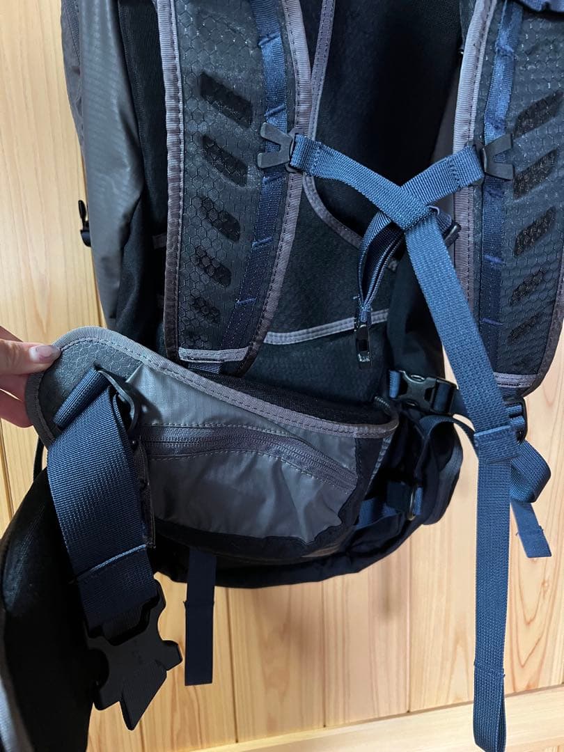 Burton ［ak］インクライン 20Lバックパック