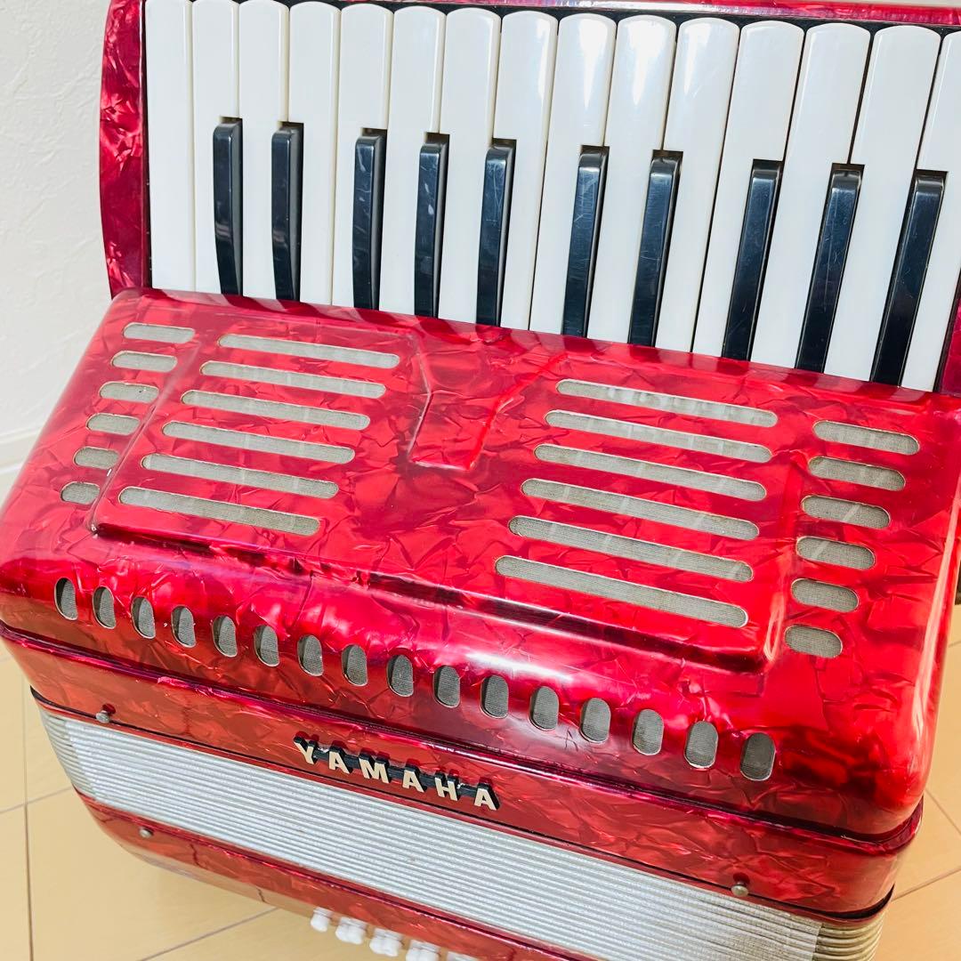 【良品】YAMAHA アコーディオン 25鍵盤 赤 ストラップ付 8905