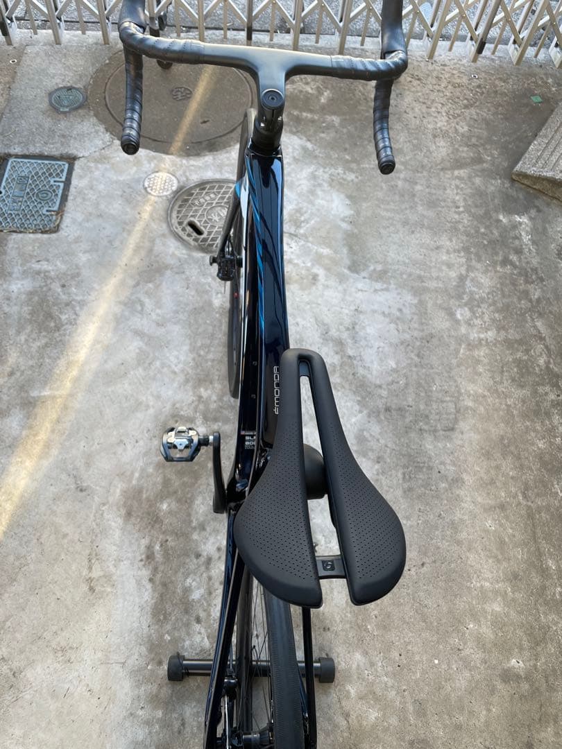 最終値下げ　トレック エモンダSLR7 未使用　シマノ12速SPDペダル付