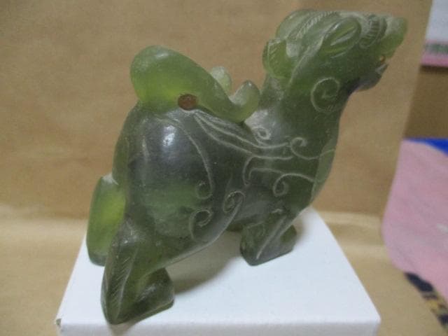 翡翠の可愛い獅子　I39-2