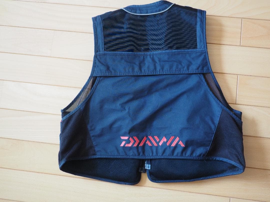 DAIWA　鮎ショートベスト　DV-2106　ブラック　M