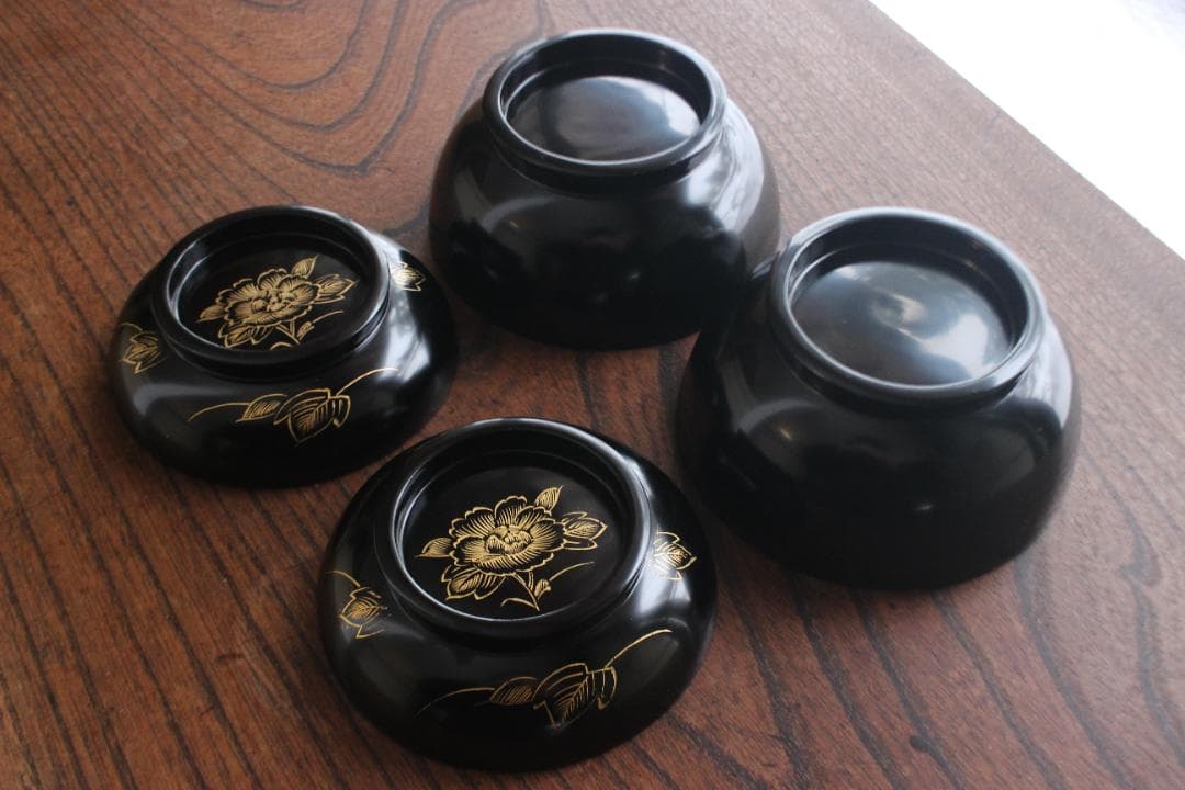 極小保管傷1箇所のみ！時代黒漆に牡丹沈金の映えるお椀２点（検輪島塗沈金椀