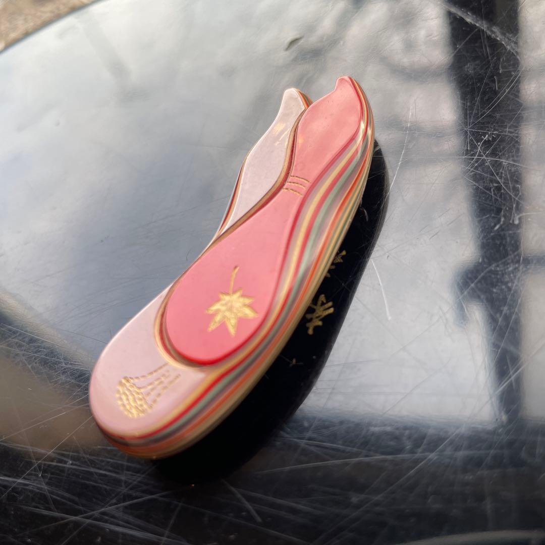 在銘　堆朱　瓢箪帯留