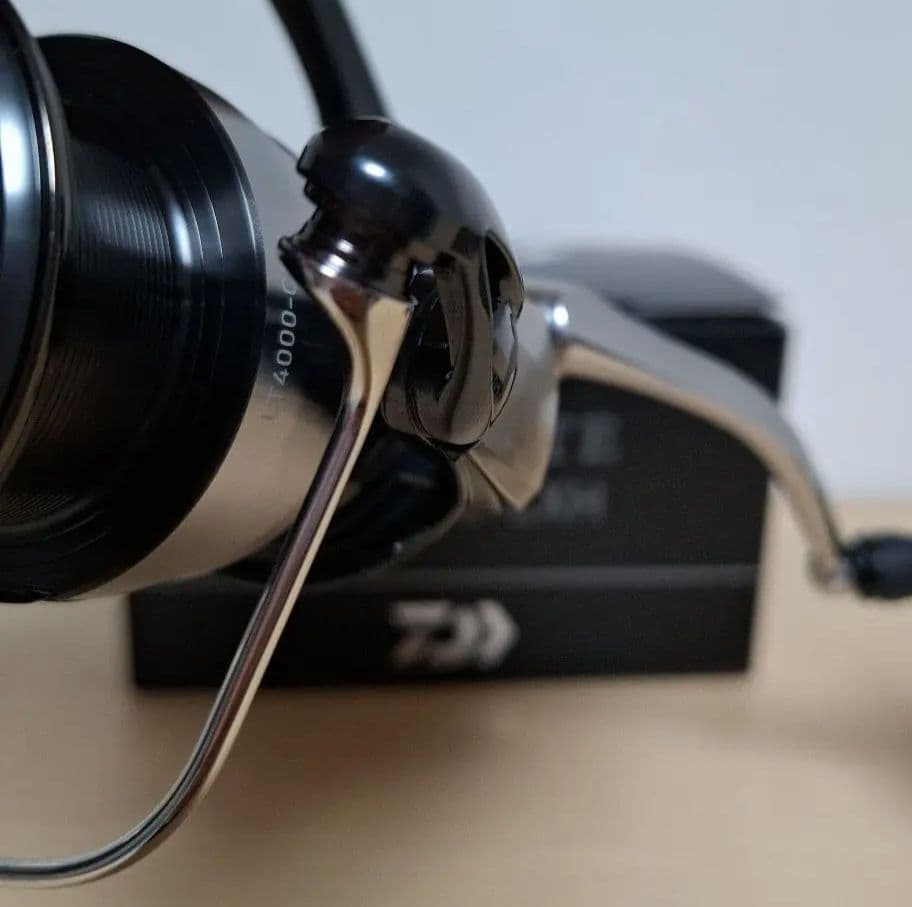 【新品未使用品】DAIWA 24セルテート LT4000-CXH