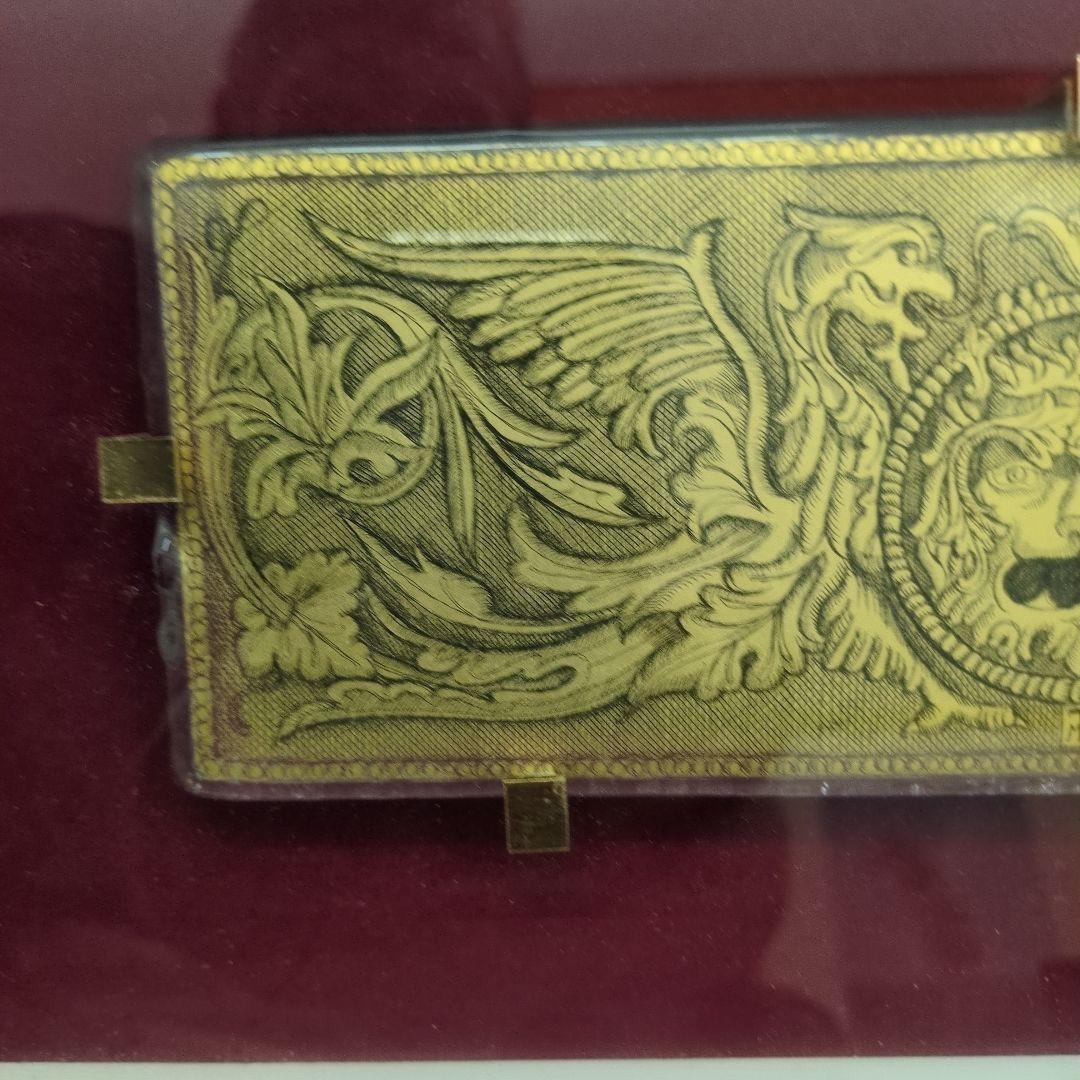 イタリアだったと思います。ガラスのプレートです。