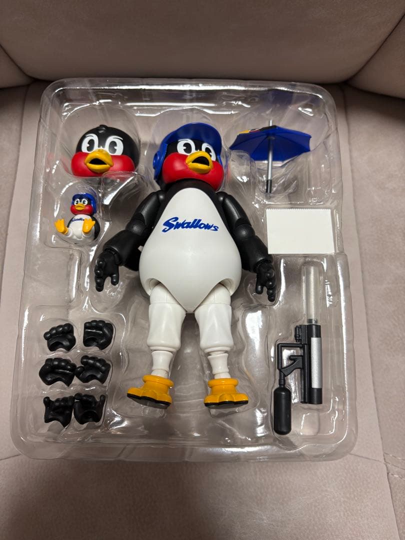 S.H.Figuartsつば九郎　フィギュア　東京ヤクルトスワローズ