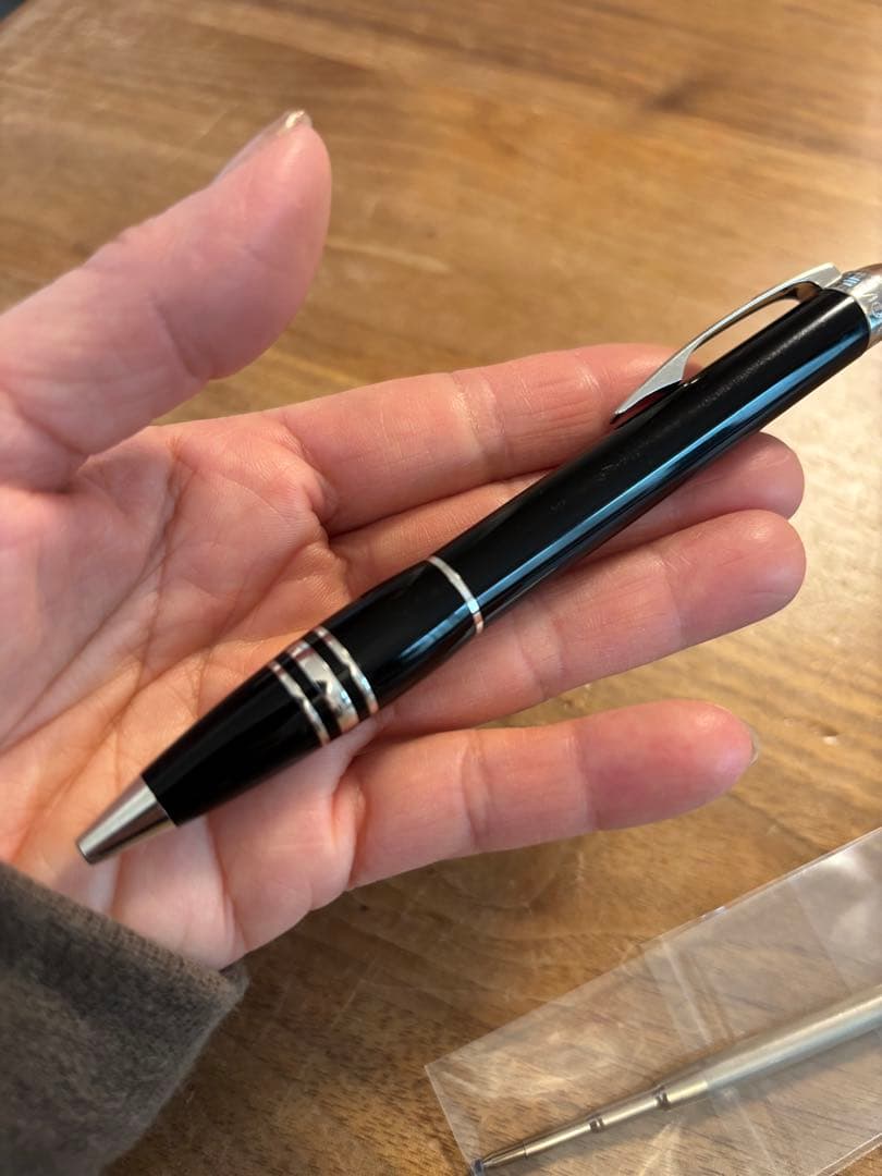 Montblanc モンブラン　ボールペン 黒 替え芯付き
