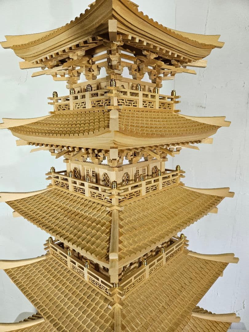 彫刻家 黄賢富 作 五重塔 総檜製 緻密彫り 木製 天然木 置物 オブジェ 大型