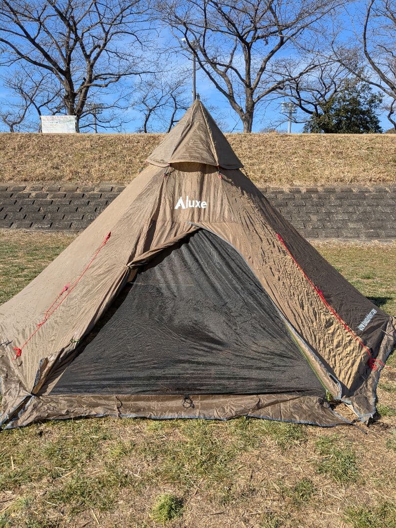 訳あり　luxe（ルクセ）　メガホーンⅢシェルター　ワンポールテント