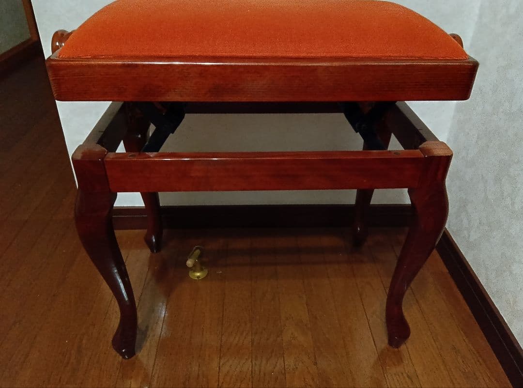 ディスカチャーチ 中古ピアノ椅子 猫脚 赤茶色