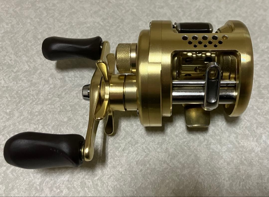 リール SHIMANO CALCUTTA CONQUEST 50