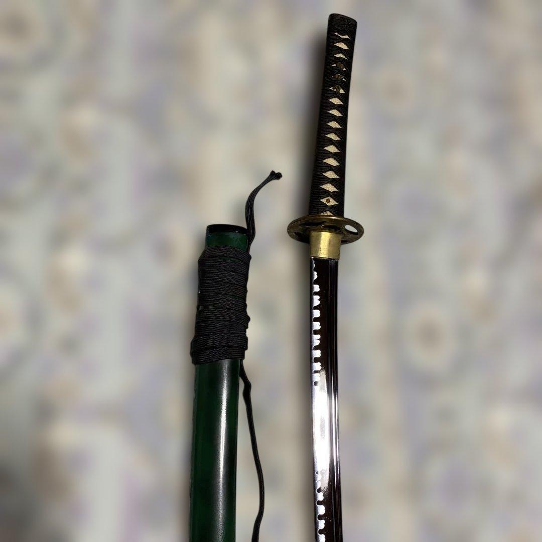 上級居合大刀 黒柄 十字透し丸鍔 緑暈し呂鞘