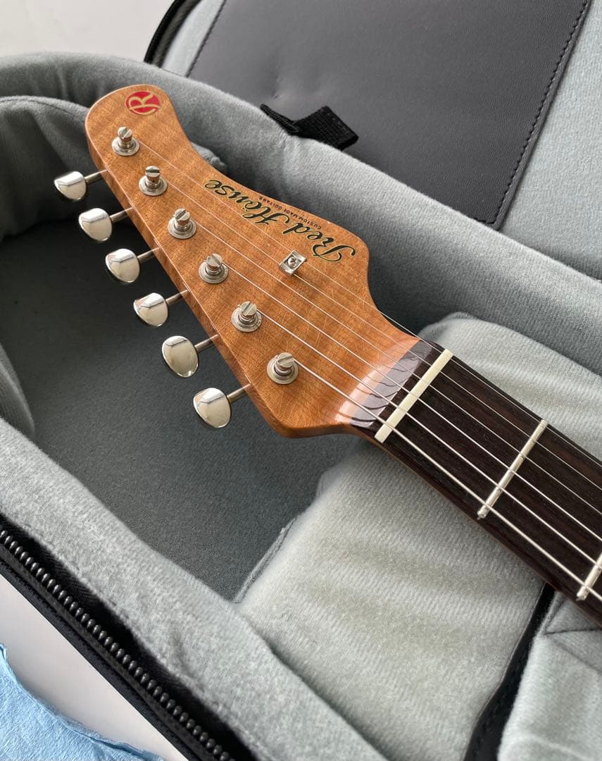 Red house guitars オーダーストラトタイプ