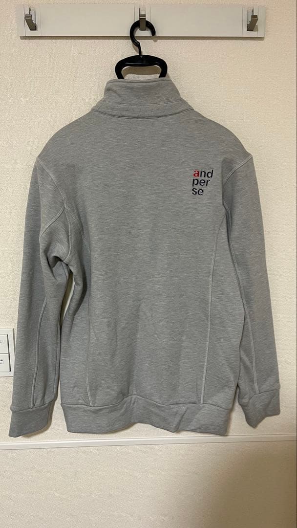 【美品】アンパスィ　パーカー