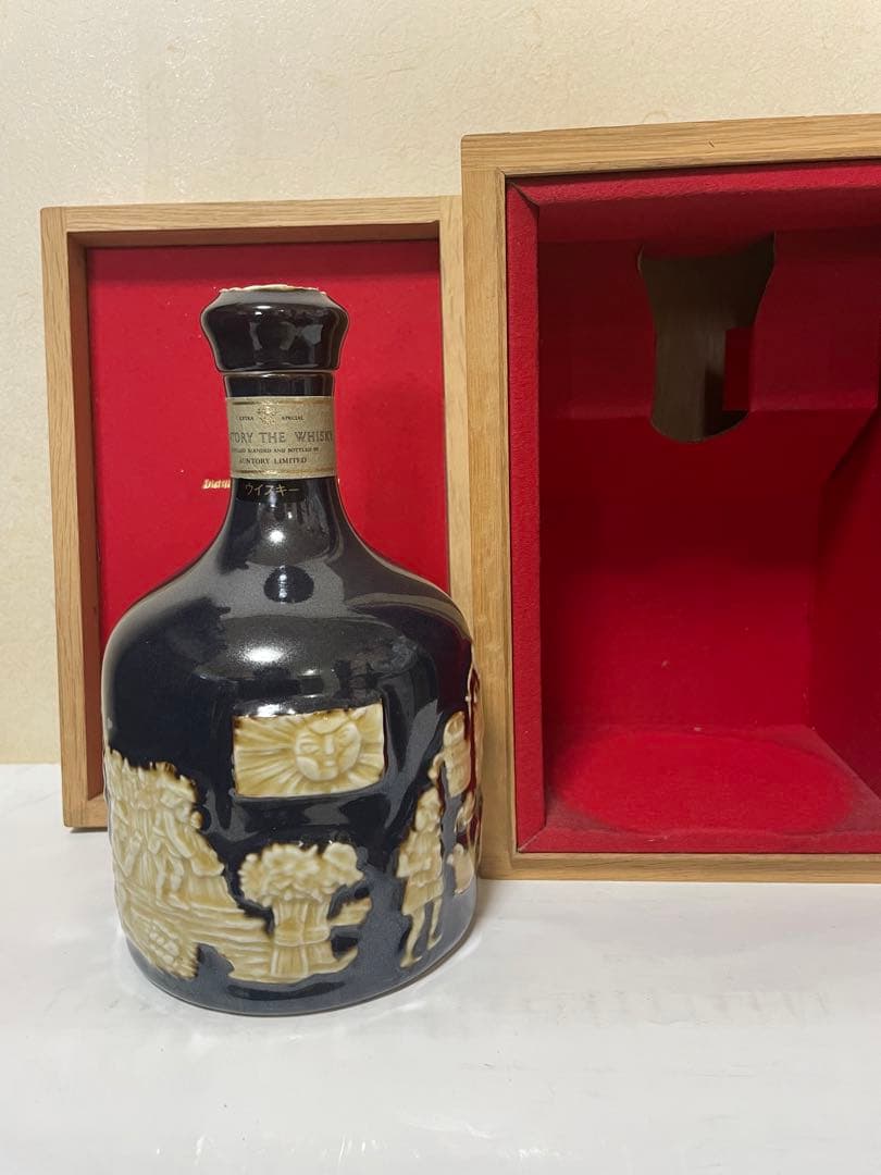 サントリー有田焼空き瓶や空箱