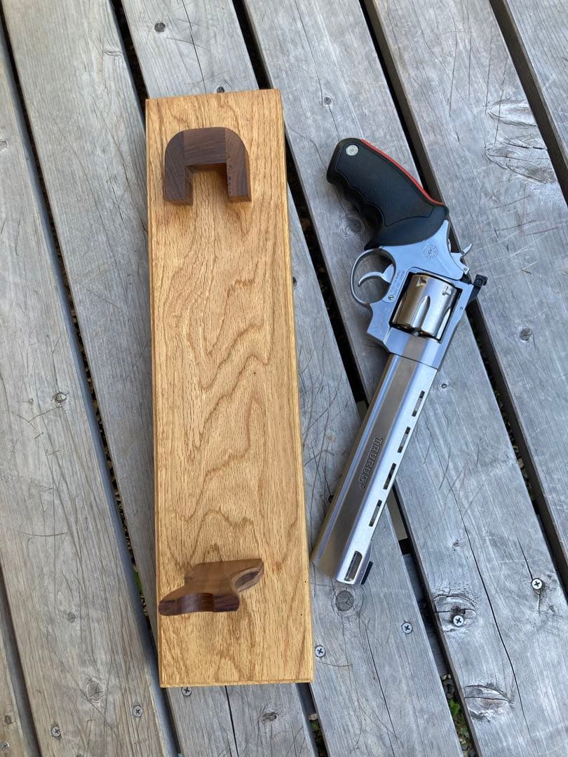 Taurus Raging Bull マルシン製のGun Standガンスタンド