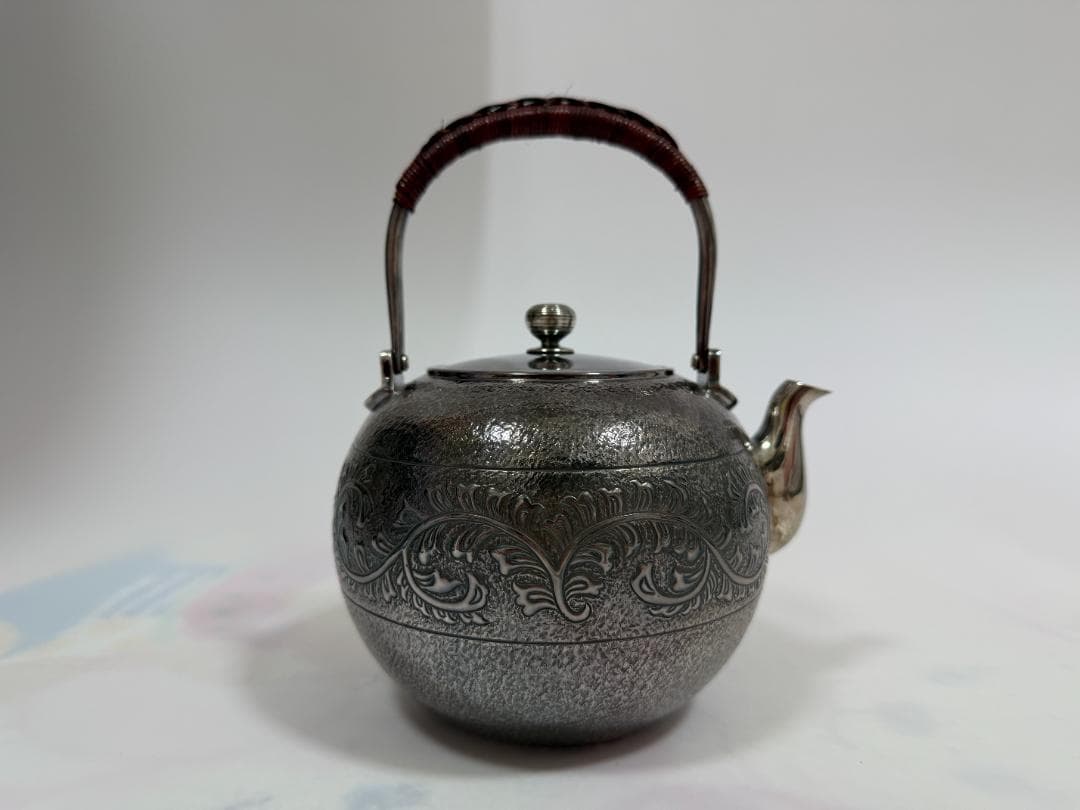 純銀製 唐草紋 鎚目 湯沸 銀瓶 煎茶道具