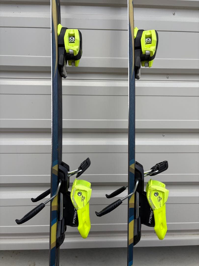 ブルーモリスREBIRTH スキー板 ビンディングセット150センチ　傷有り