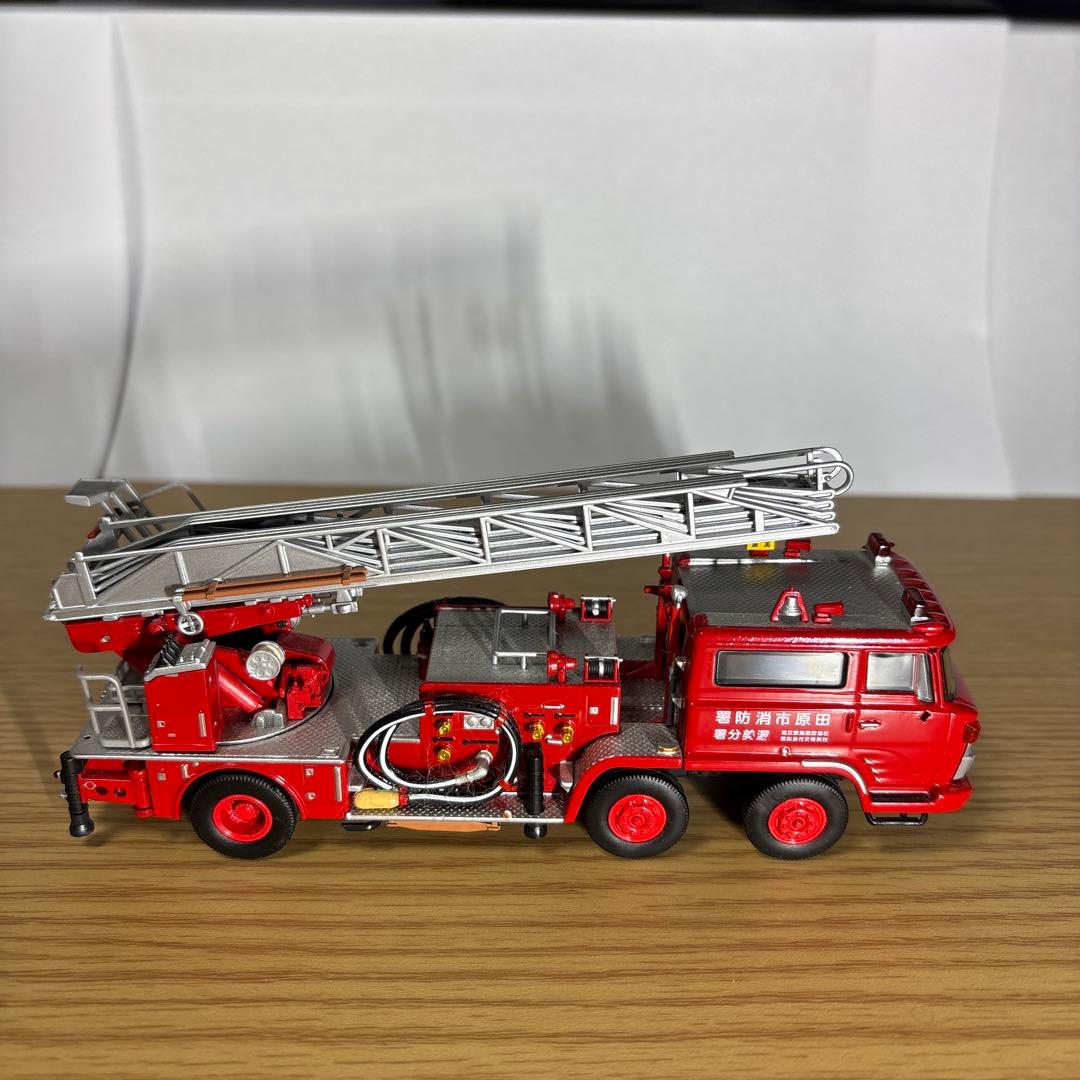 トミカリミテッド LV-N24a 日野TC343型はしご付き消防車 田原市消防署