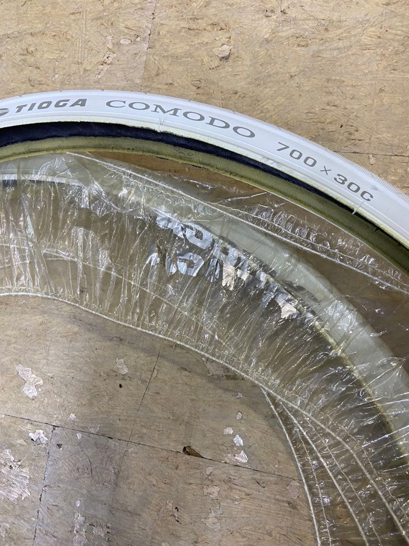 タイオガ700X30C ホワイト　タイヤ　2本
