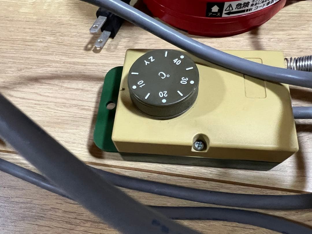 温室用ヒーターとサーモスタット 昭和機材工業