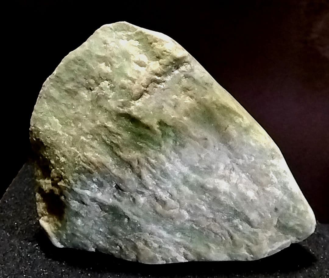 ★翡翠原石★糸魚川硬玉【大所川・転石・磨き0.6kg】