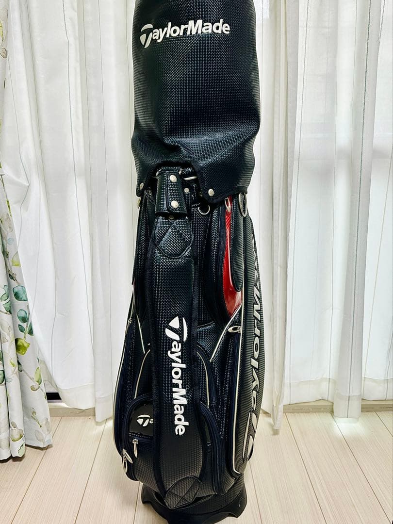 TaylorMade キャディバッグ 黒 / 赤 / シルバー