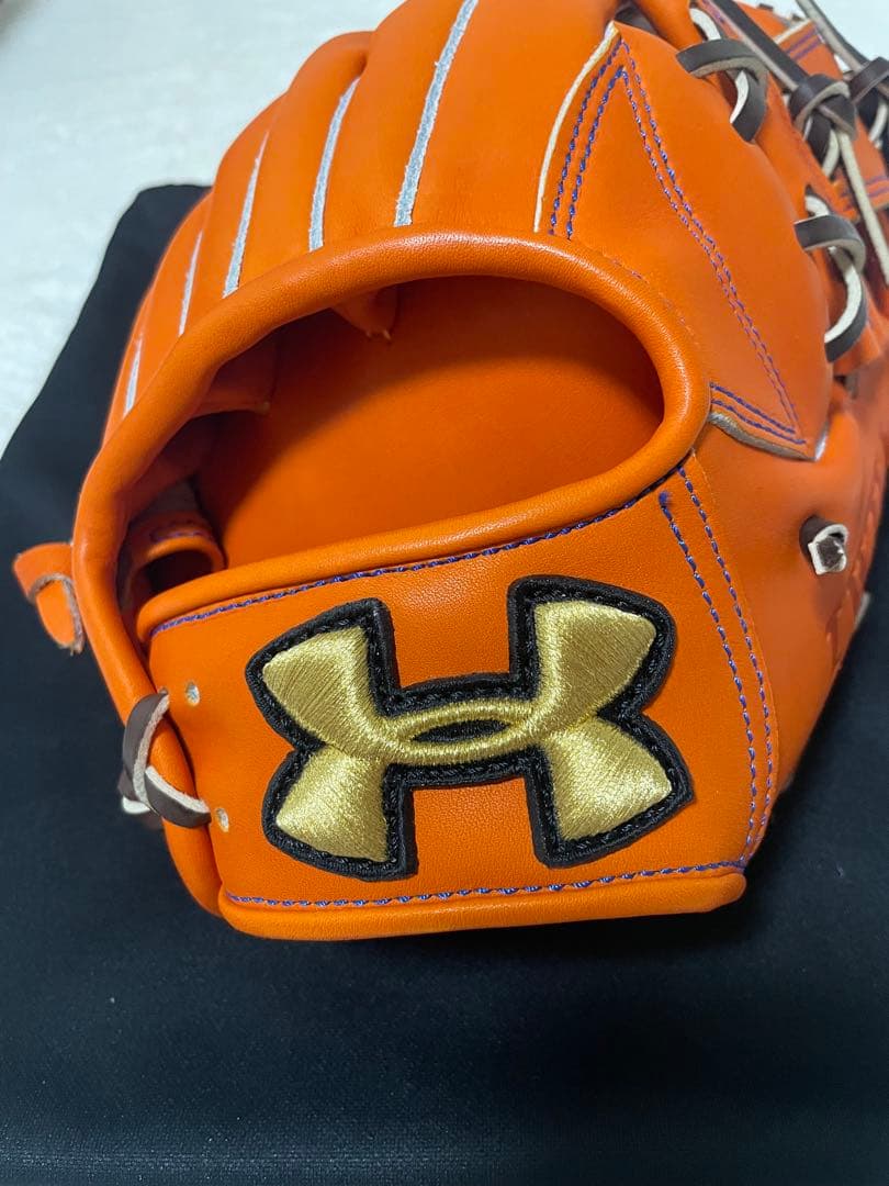UNDER ARMOUR 硬式内野手右投げ用グローブ　　　 新品未使用