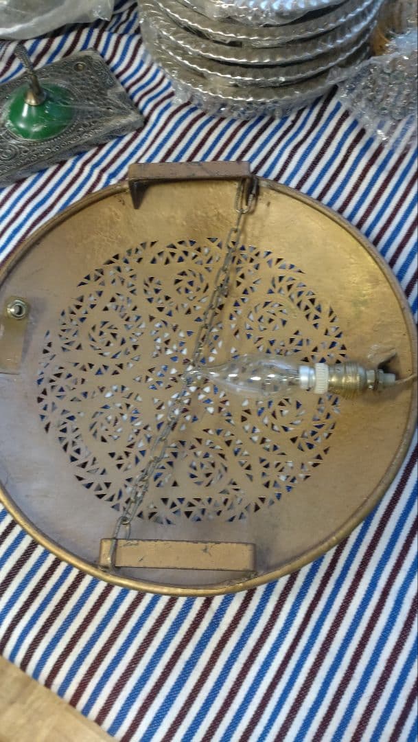 モロッコ製の真鍮（しんちゅう）ランプ ユニーク