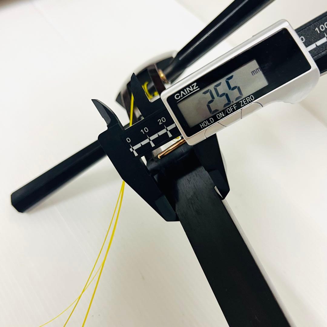 三味線　ハードケース付　紅木 綾杉胴 金細