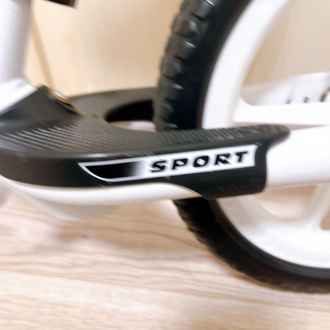 STRIDER 12インチ スポーツ ホワイト×レッド　セーブザ・チルドレン