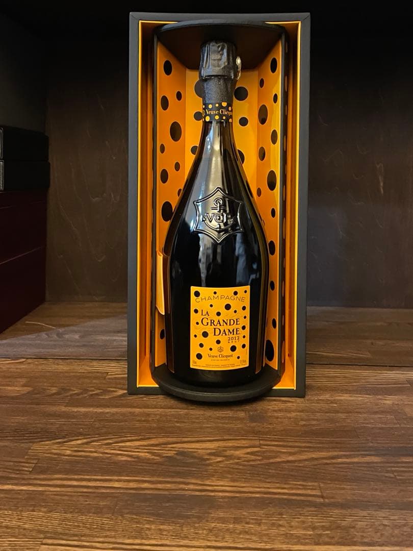 草間彌生 ヴーヴ クリコ ラ グランダム 2012 ヴーヴクリコ 限定