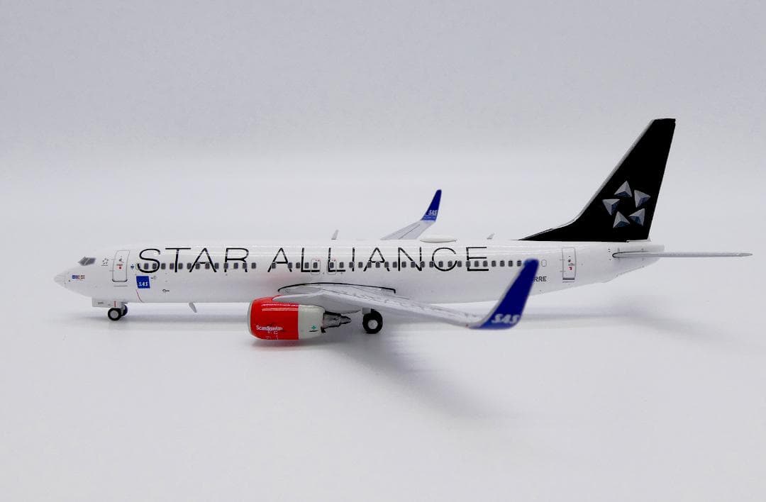 スカンジナビア航空 737-800 LN-RRE 1/400