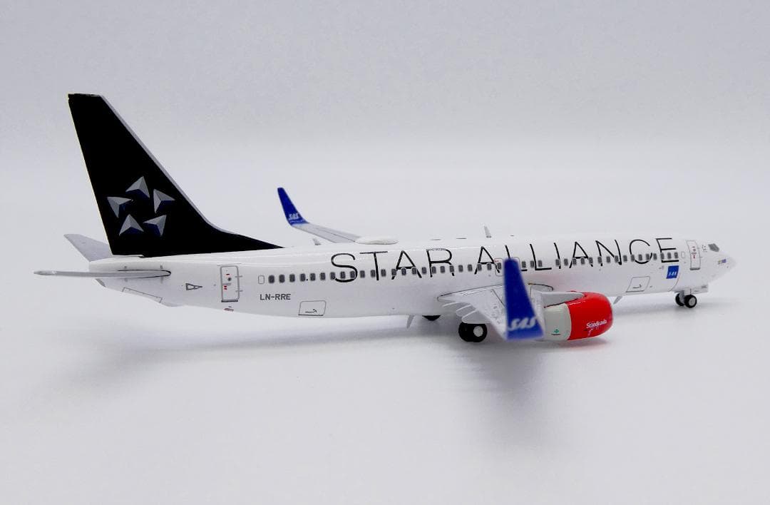 スカンジナビア航空 737-800 LN-RRE 1/400