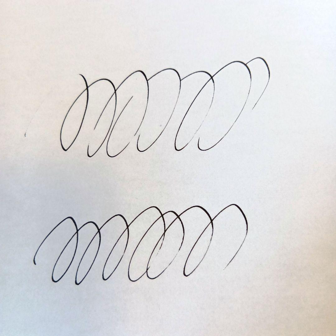 ペリカン　万年筆 緑と黒のストライプ デザイン