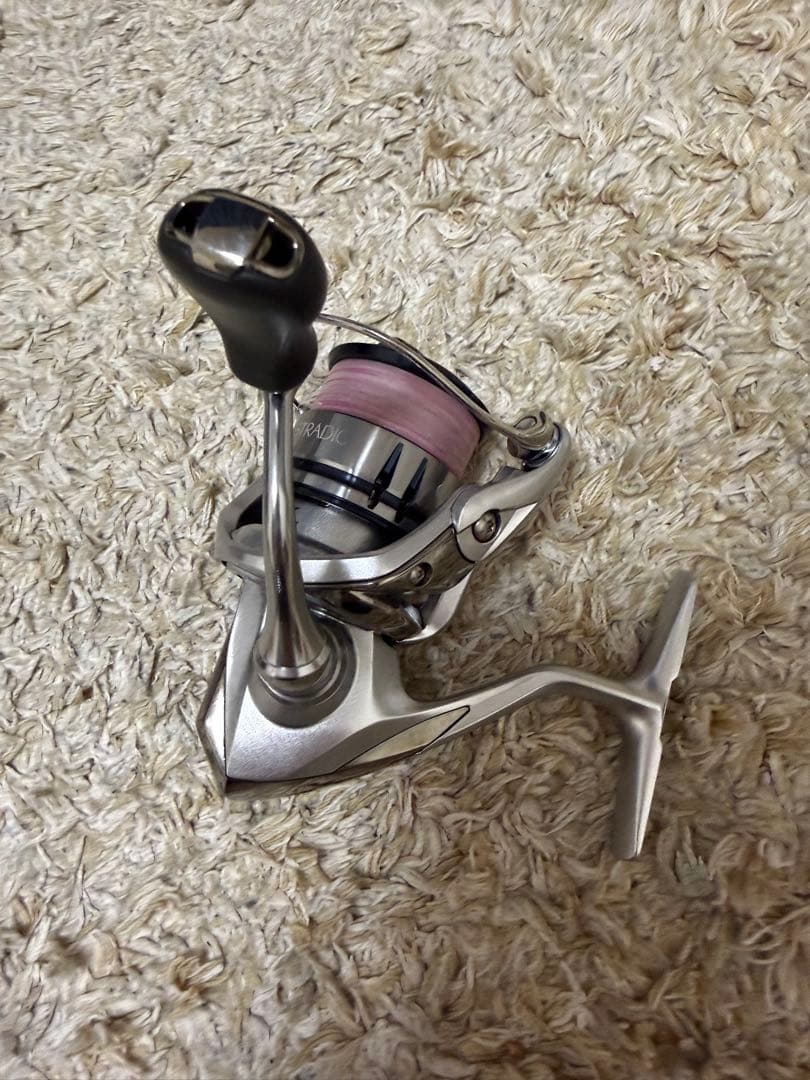 シマノ 19 ストラディック C2000SHG スピニングリール