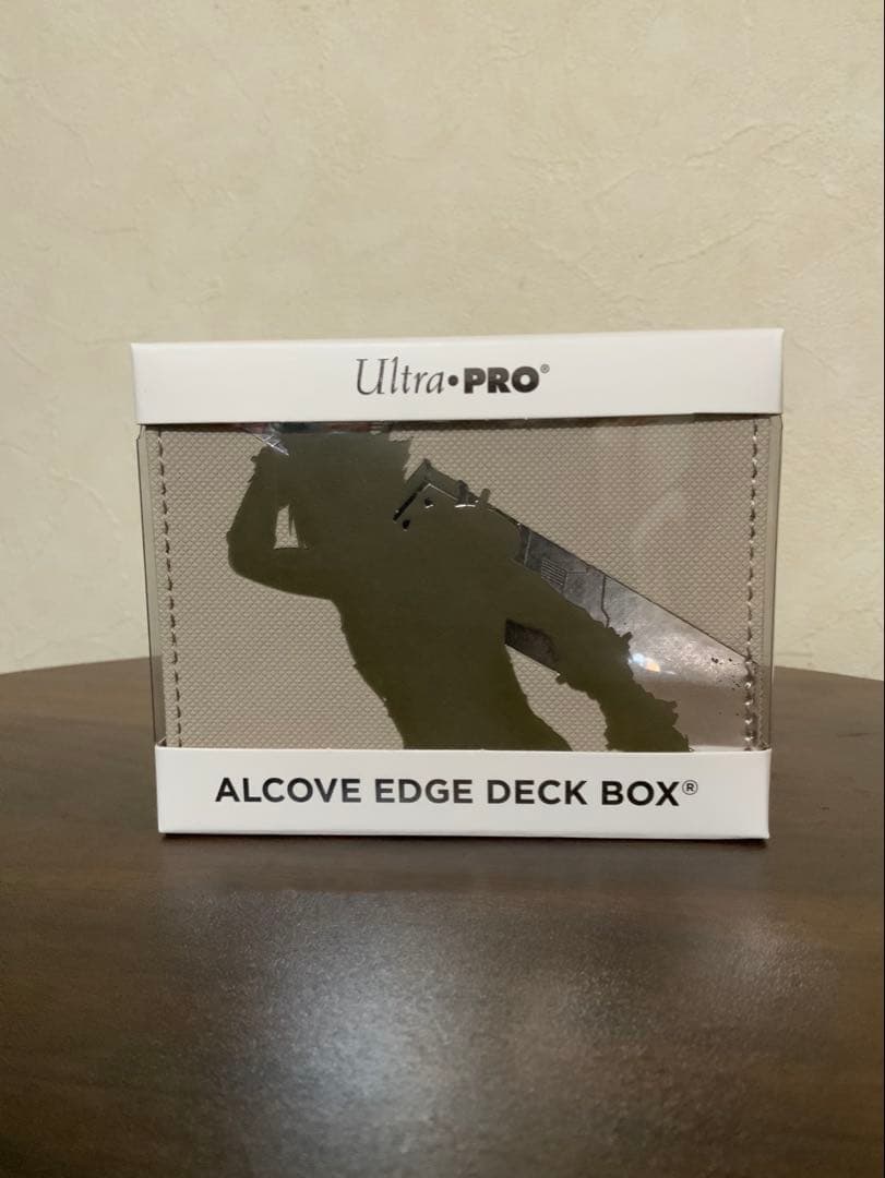 MTG FF ウルトラプロ デッキケース クラウド