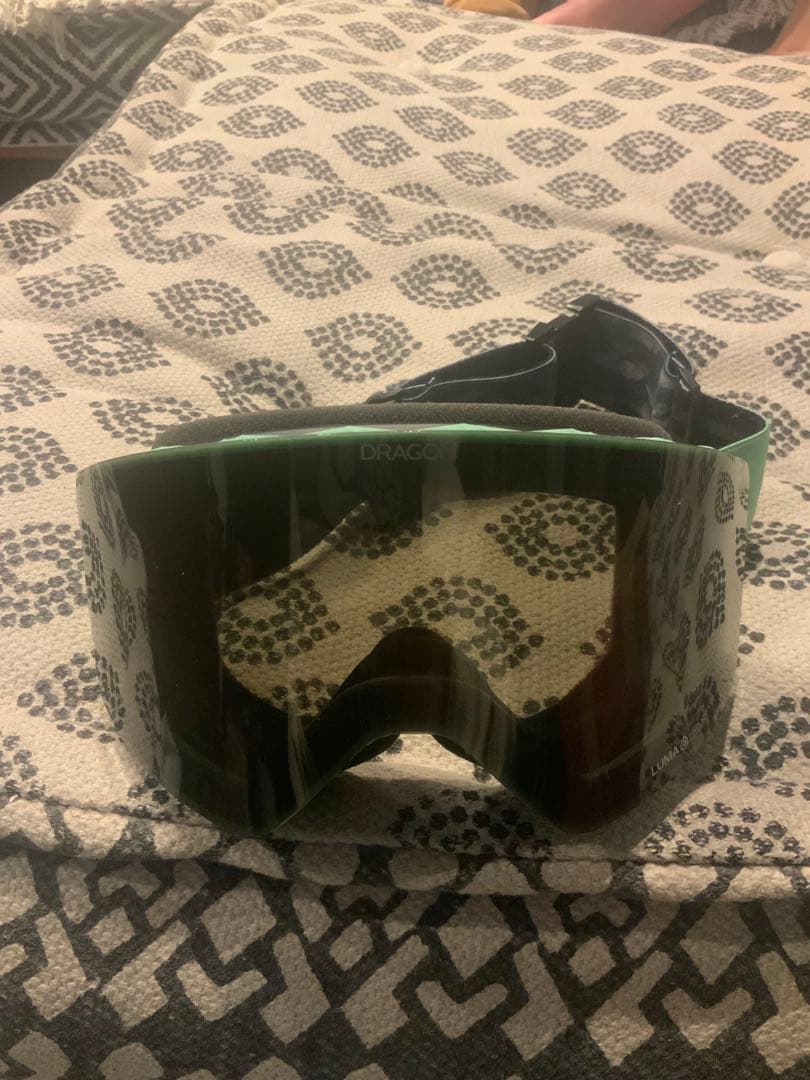 dragon r1 ゴーグル 686 ドラゴン