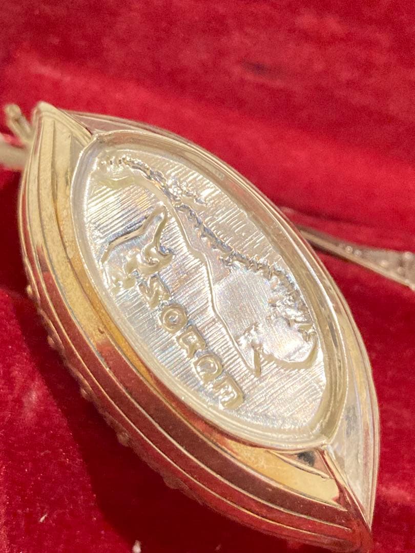 銀製バイキング船型容器とスプーン