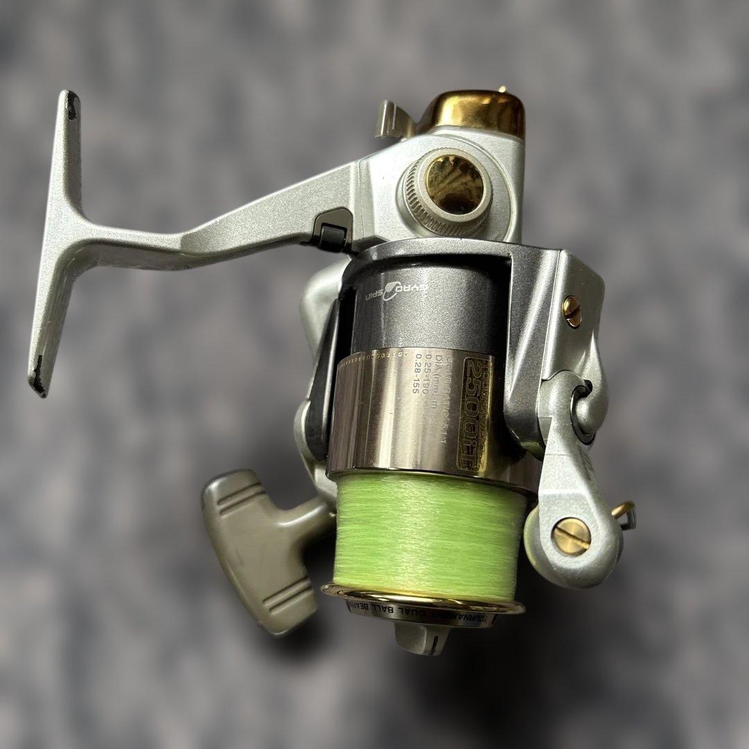 ダイワ トーナメントZ 2500iTスピニングリール