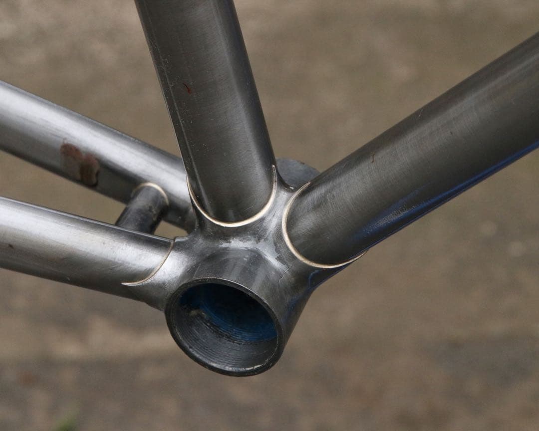 Bomber Pro ピストフレーム