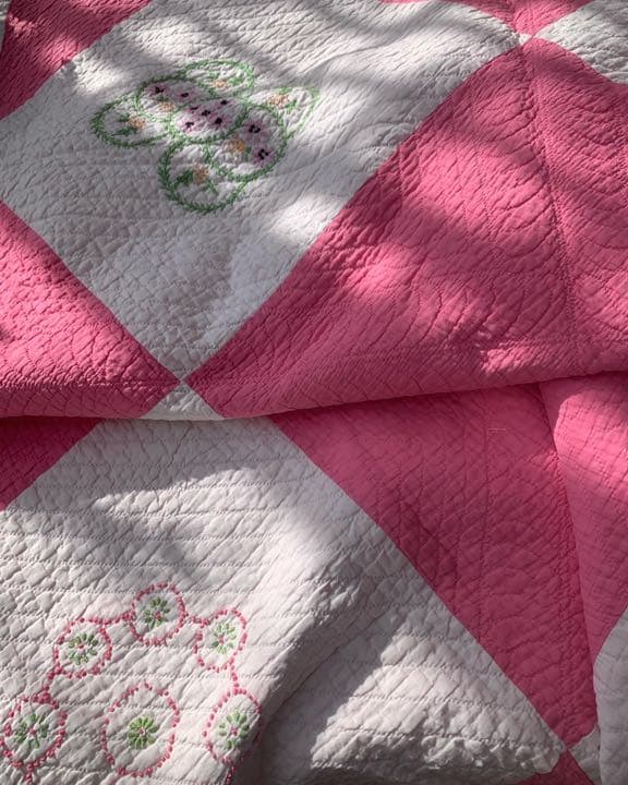 アンティーク　パッチワーク　キルト  手刺繍　ピンク　花　アメリカ