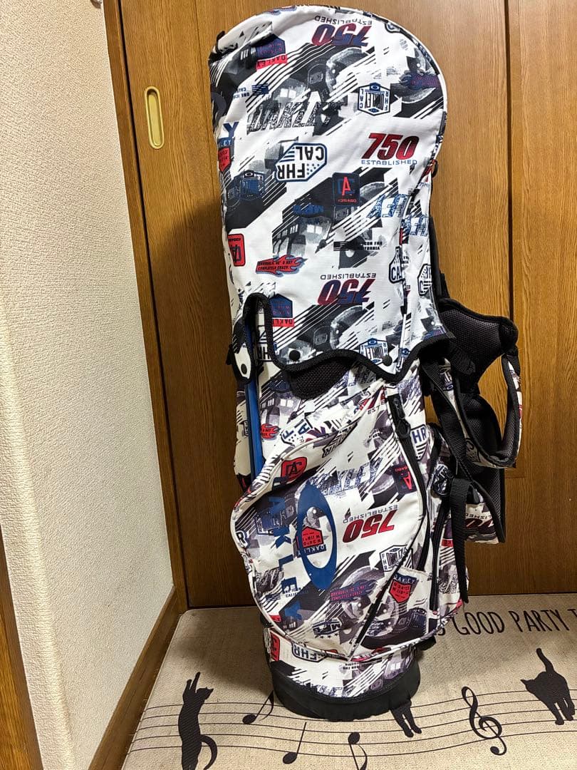 OAKLEY キャディバッグ グラフィックデザイン　ヘッドカバー付き